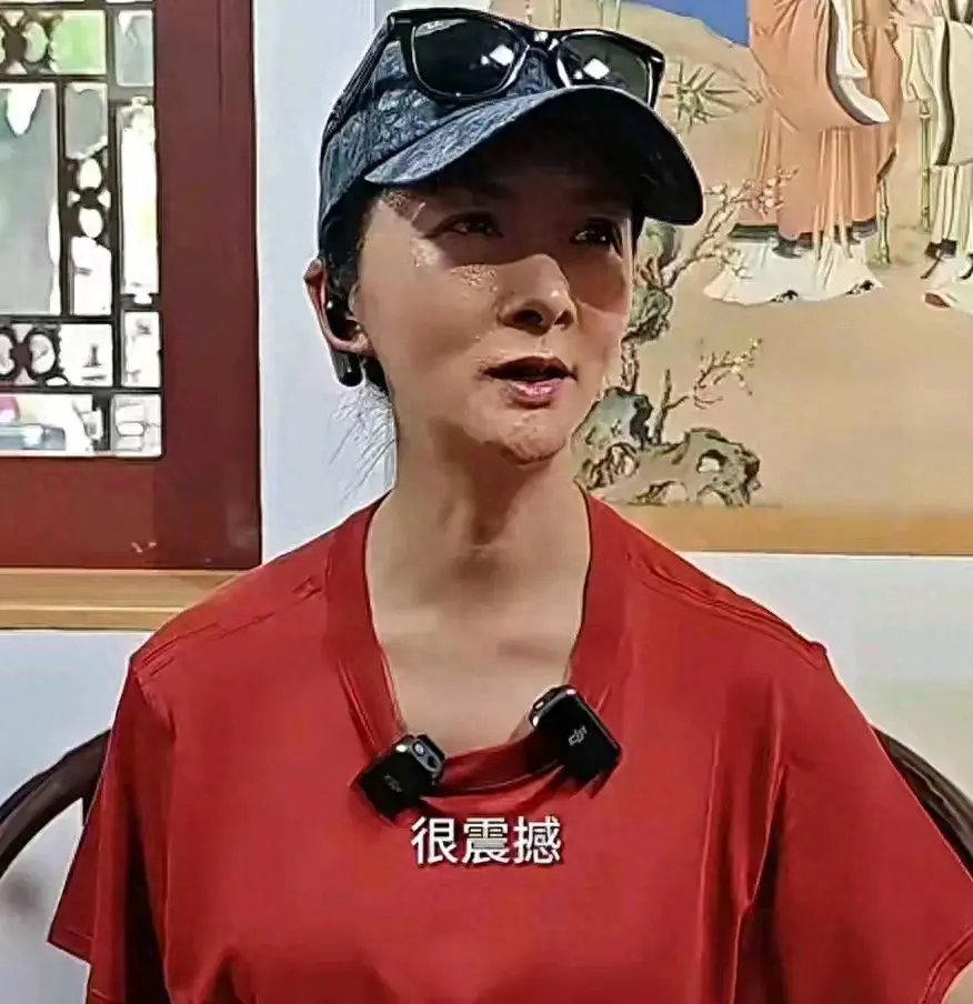 “当AI遇见心灵导师我不仅仅是你的智能助理，更是你的心灵港湾！”