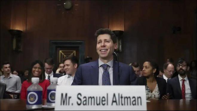 SamAltman：AI发展的引导者与监管者